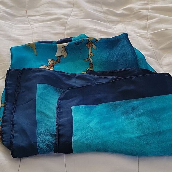 Beatiful torquoise and navy blue long wrap. - Picture 6 of 7